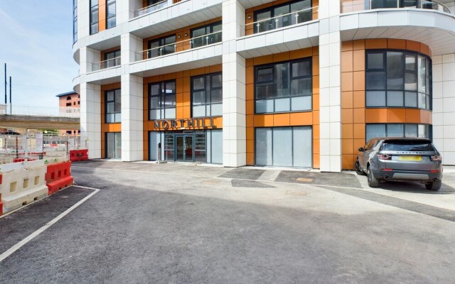 Sleek and Modern 2BD 2bath in the Heart of Salford