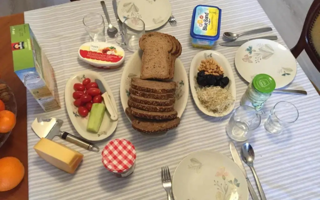 Home stay Utrecht — Women only (гостевой дом для женщин)