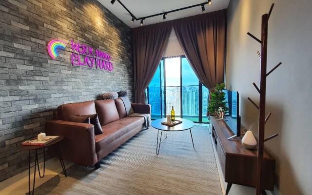 Reizz Residence by Plush