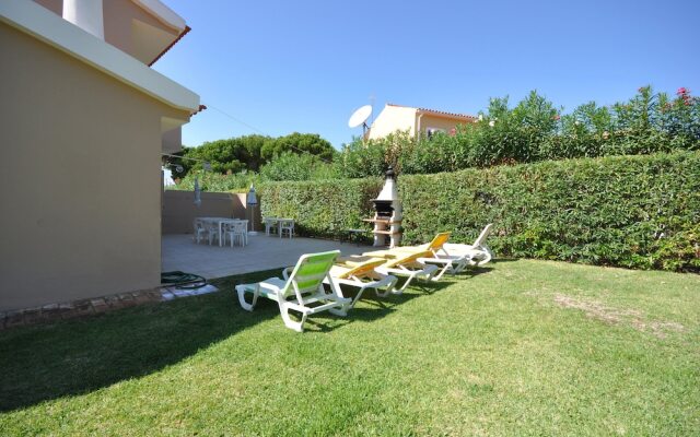 Stylish and Well-equipped, Private Pool, Close to Amenities, Free AC & Wifi