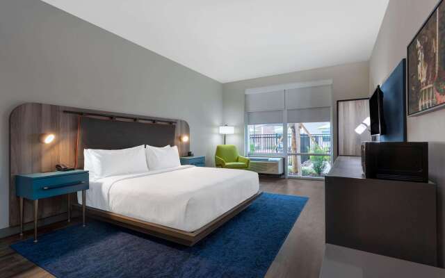 TRYP by Wyndham Orlando