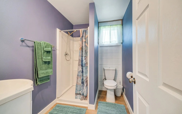 Pet-friendly Moclips Home: Walk to Mocrocks Beach!
