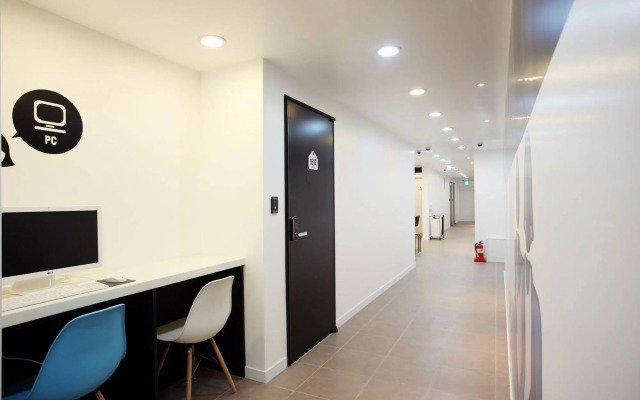 Ekonomy Hotel Myeongdong Central