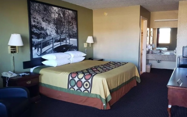 Super 8 Arkadelphia Caddo Valley Area