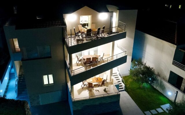 Modern Villa in Nin With Terrace