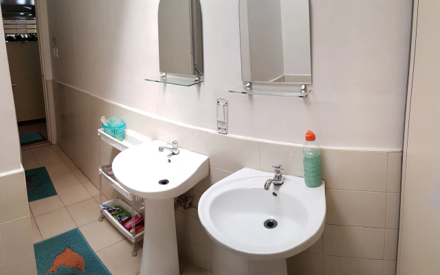 Crossroads Hostel Manila