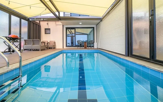 Changwon 055 Poolvilla
