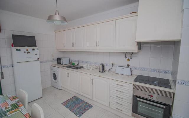 Charming Private Rooms in an Apartment A1 Penha - Faro