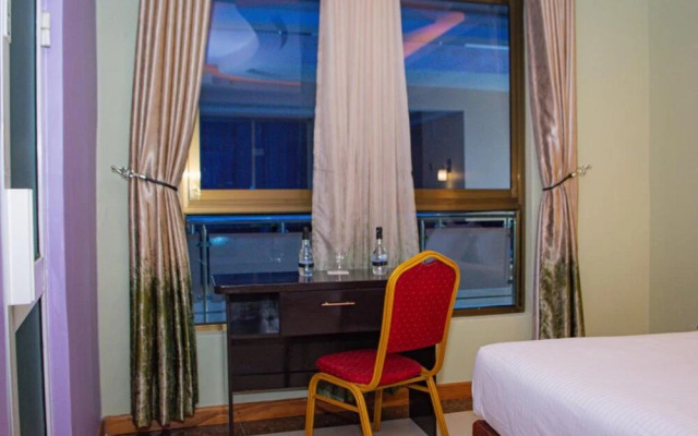 Hotel Taji