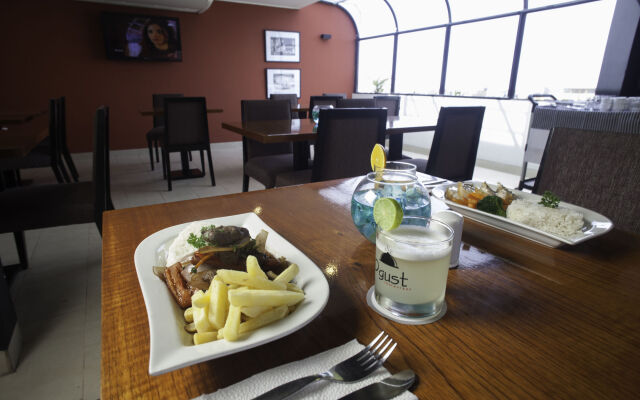 Palmetto Hotel Business La Perla