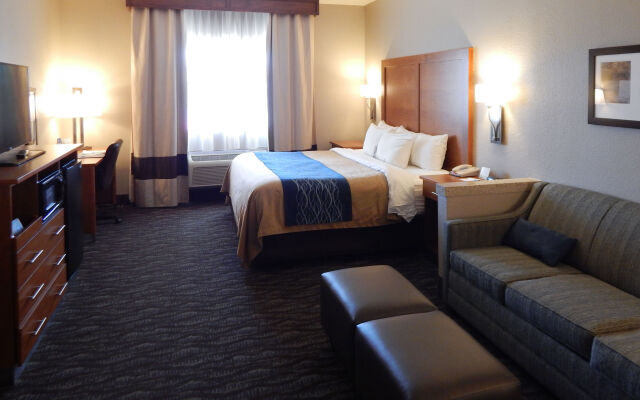 Quality Inn & Suites Near White Sands National Park