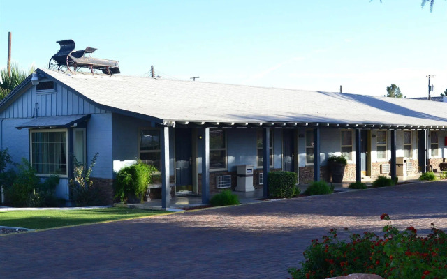 Sterling Gardens Hotel