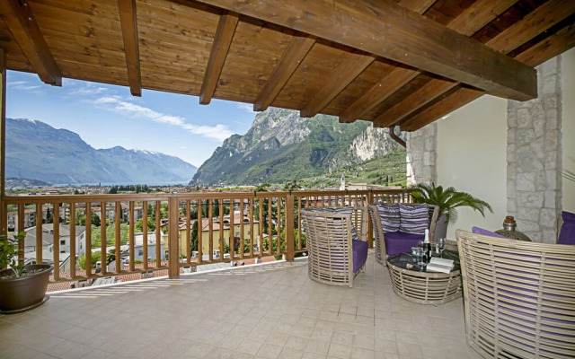 Riva Suite Lake View