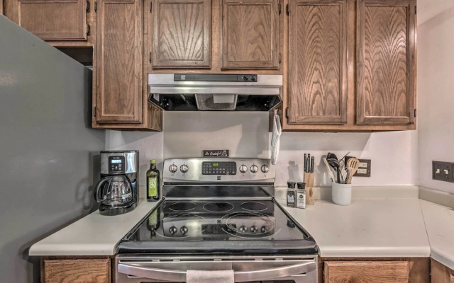 Updated Ruidoso Mountain Escape w/ Deck & Balcony!