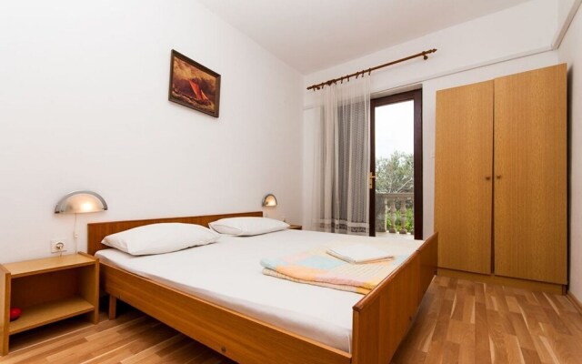 Apartments Crljenko