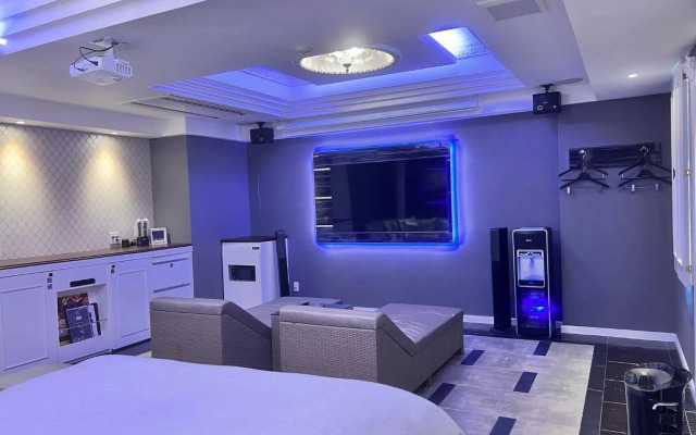 Hotel Crystal Gate Nagoya (Adult Only)