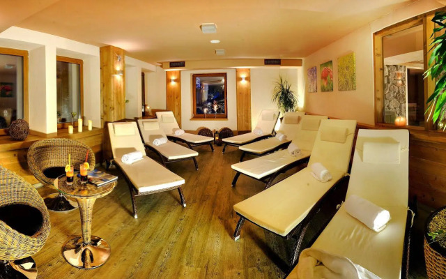Hotel FIS