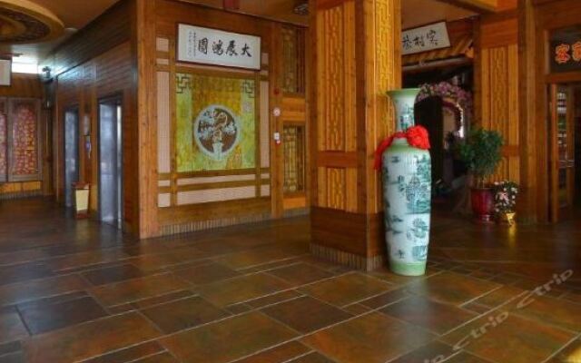 梅州名杨村大酒店