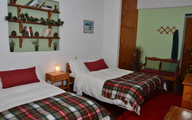 To Balcony tis Agorianis