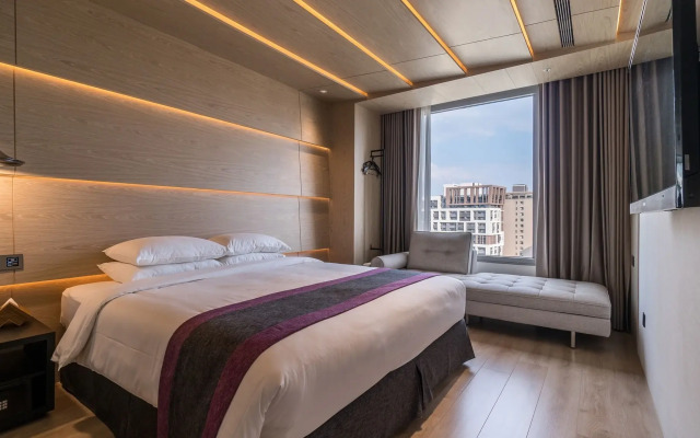 Royal Roi Hotel