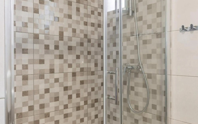 Tonina - house with patio, jacuzzi, free parking