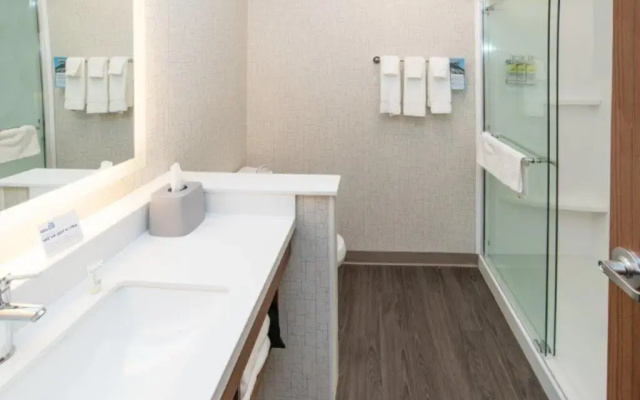 Holiday Inn Express & Suites North Battleford by IHG