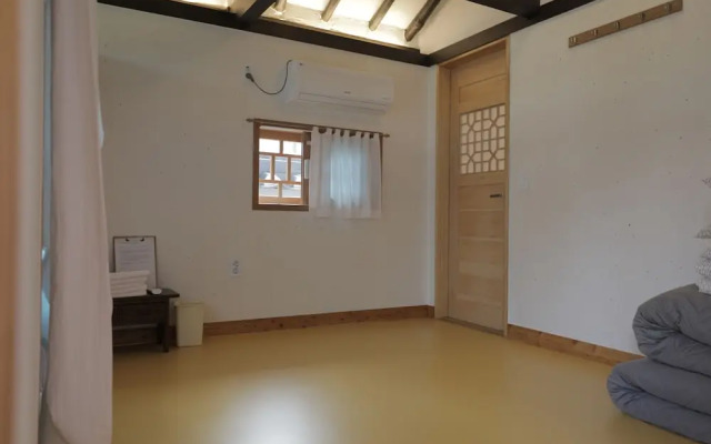 BongHwangJae Hanok
