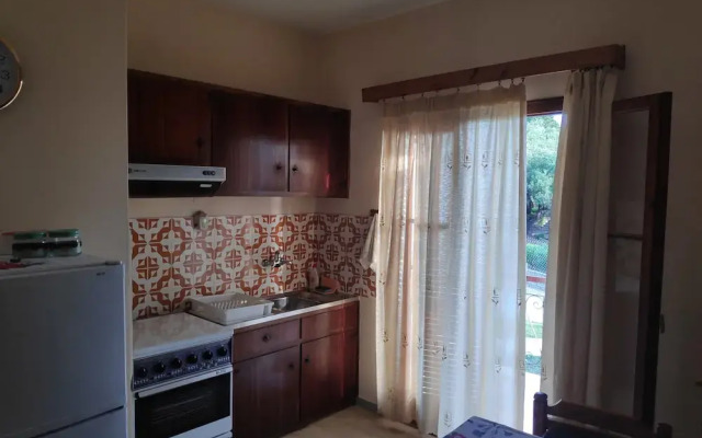 Eleni's Apartments & Studios