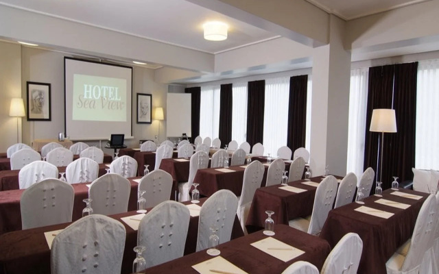 Sea View Cityscape Hotel