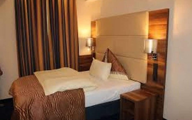 Maxfort Huda City Centre