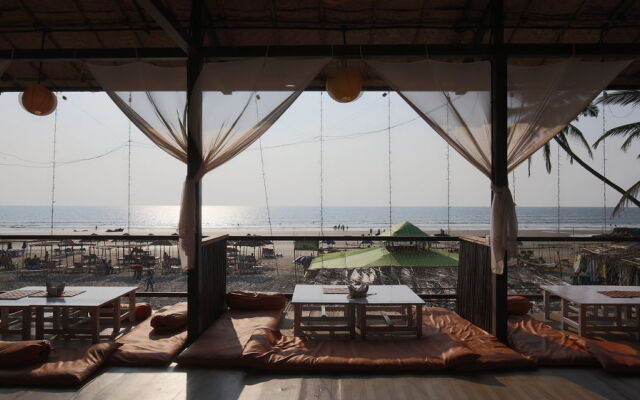 FabHotel Tahira Ashwem Beachfront