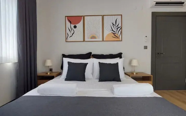 New Flat Large Living Space 4 Close to Lara Beach