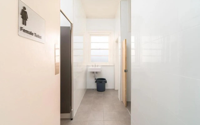 Sydney Junction Hotel