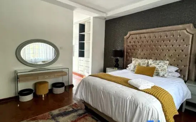 Luxurious Messe Luxe 4-bed Apartment CBD