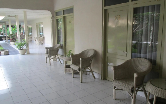 Hotel GRAND ROSELA Yogyakarta