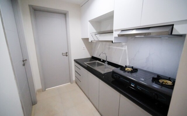 Homey 3Br With Private Lift At Grand Sungkono Lagoon Apartment