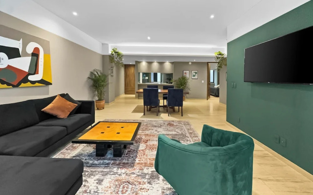 23Gh3 2BR 2.5 Baths with a Private Patio