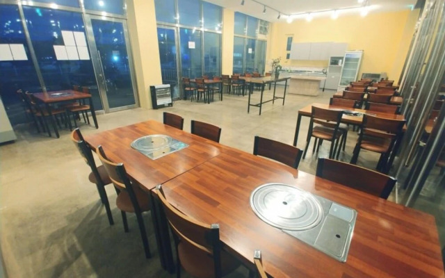 Eulwangri Elim Beach Zone Pension