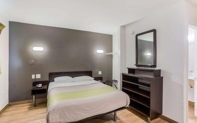 Studio 6 Jacksonville, FL - South