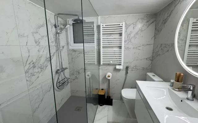 Luxury 2 Bedroom Apartment City Center