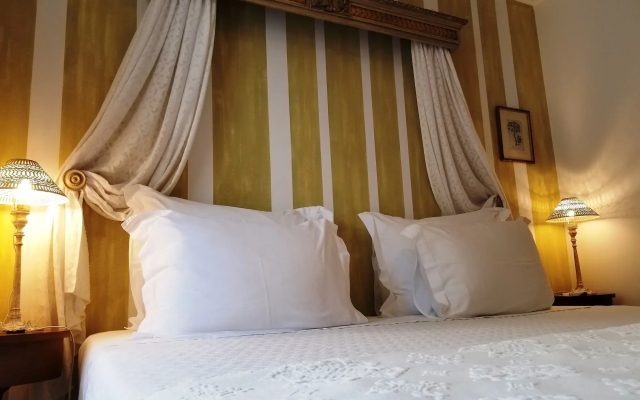 Lawrence's Hotel