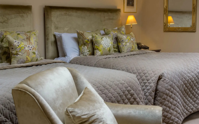 Rushton Hall Hotel & SPA