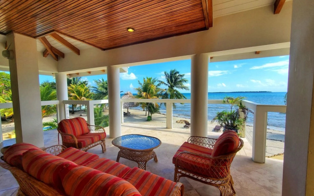 Lucky Duck Villa - Private Beach Escape