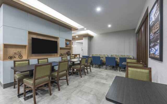 Holiday Inn Express & Suites Moncton by IHG