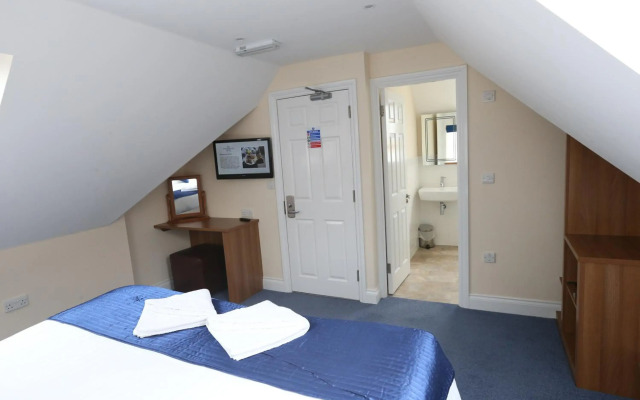 The Corner House Hotel Gatwick