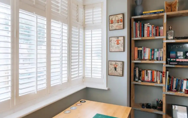 Inviting 1BD Flat - 20 Mins to Brighton Beach!