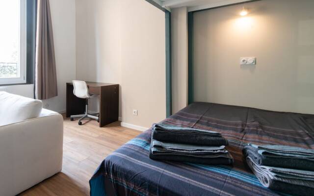 Studio Camelina Gauche City Room