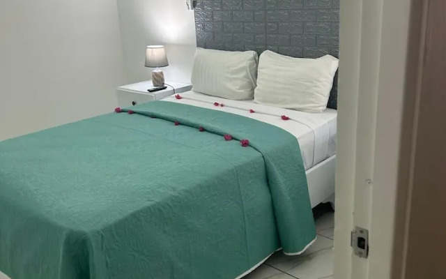 Hotel tropic pop