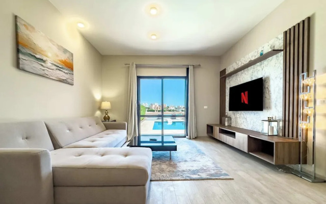 Xuru Stays I Posh & Eclectic 4 BDR Villa @ Fanadir Bay