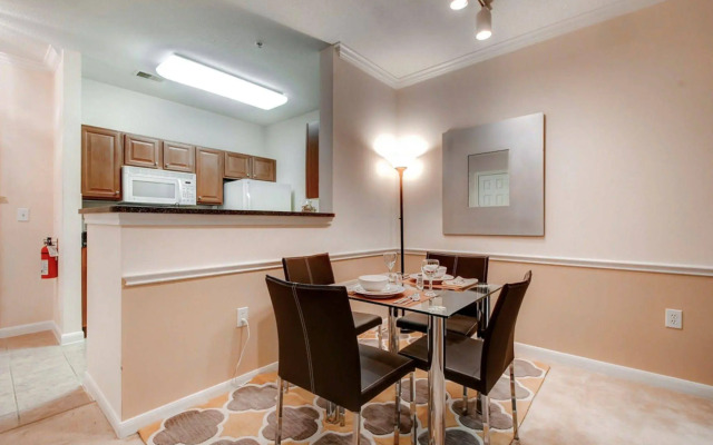 Global Luxury Suites at the Junction